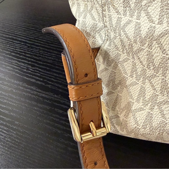 Michael Kors Rhea Signature Logo Slim Backpack in Vanilla/Acorn - Picture 4 of 15